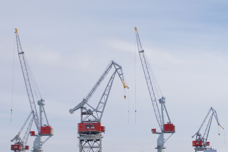 construction equipment cranes